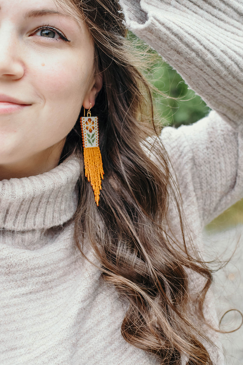 Grand Daisy Folk Fringe Pumpkin
