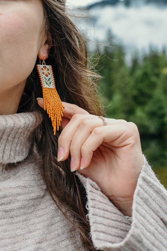 Grand Daisy Folk Fringe Pumpkin